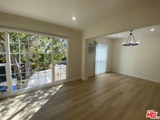 Building Photo - 1600 N Martel Ave