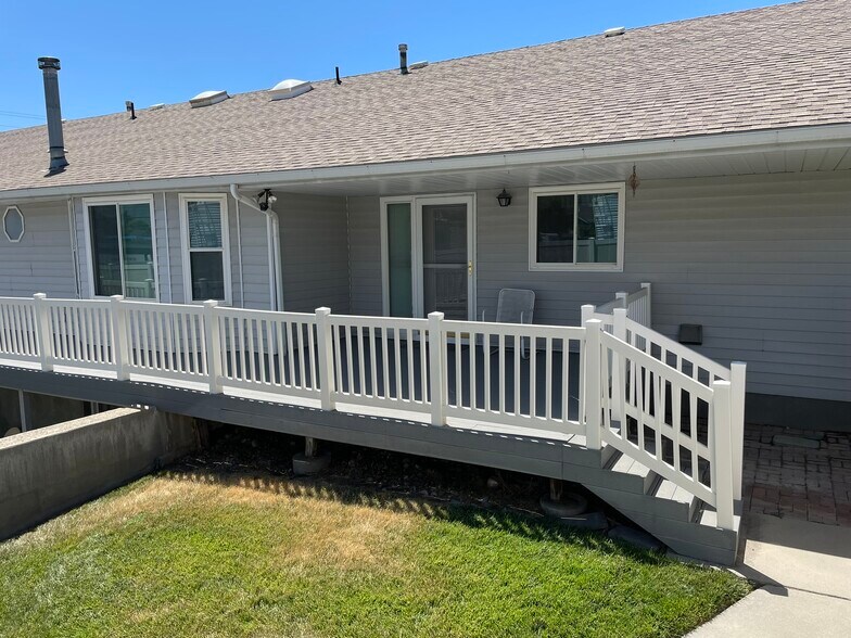 Building Photo - 132 N 170 E