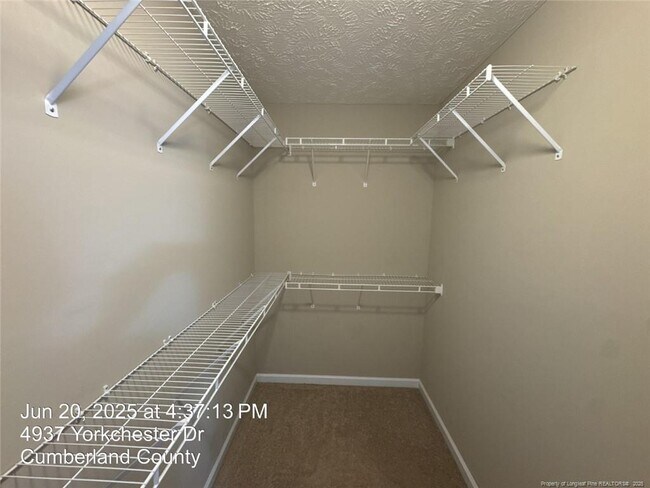 Building Photo - 4937 Yorkchester Dr