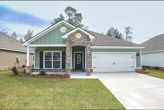 Building Photo - Beautiful home in Grand Oaks Village, Lake...
