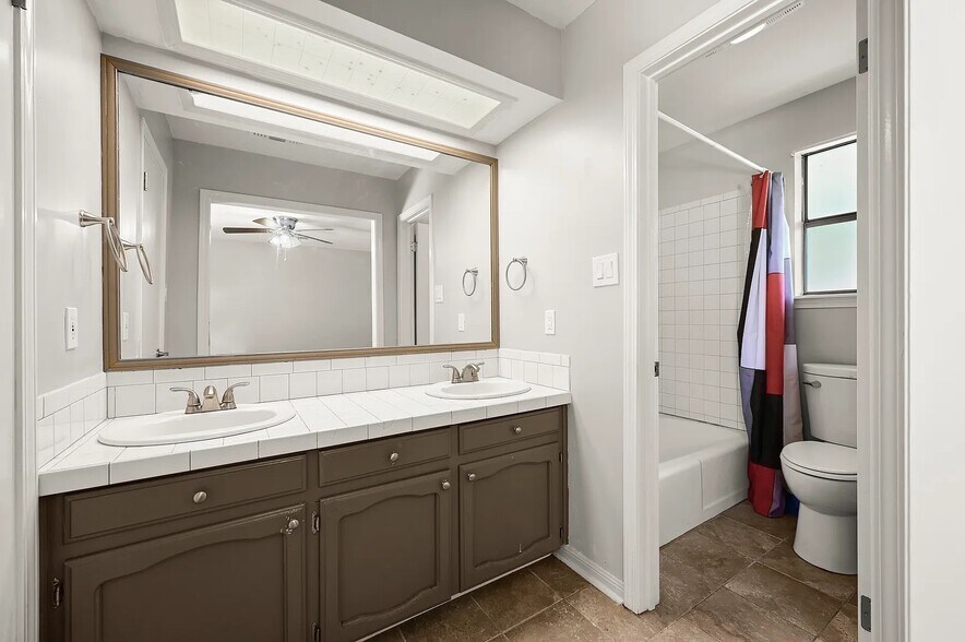 Building Photo - 14742 Sweetwood Ct