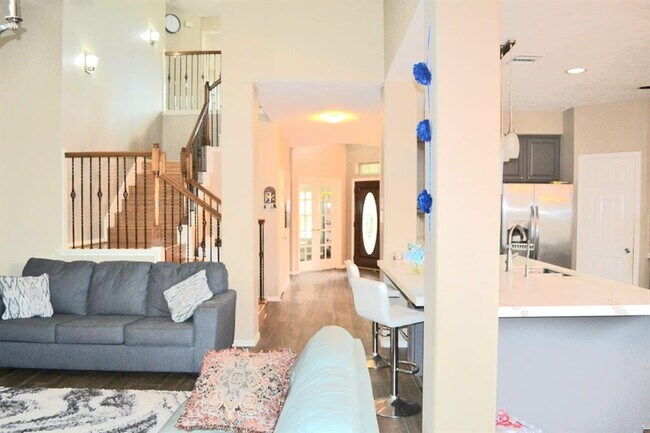 Building Photo - 4815 Schiller Park Ln