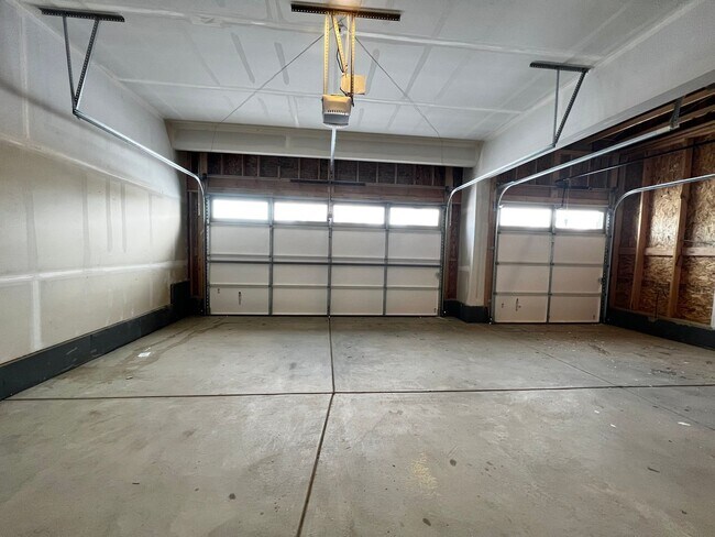 Building Photo - Gorgeous 4 Bed, 2.5 Bath New-Build in Bert...