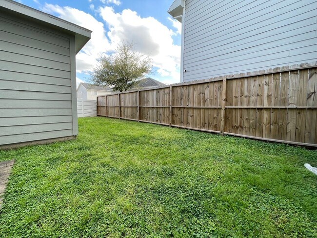 Building Photo - 11928 Prior Park Dr