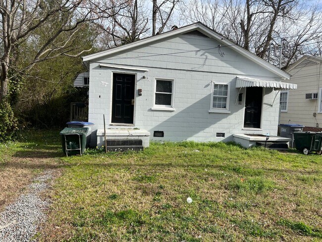 Primary Photo - Dexter 430-432