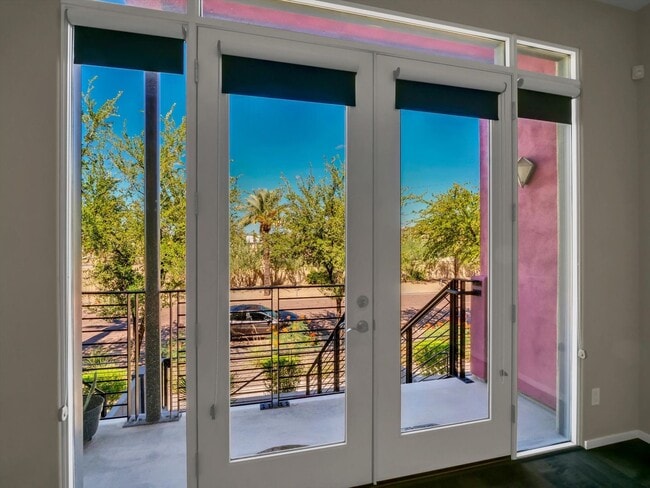 Building Photo - Beautiful Property with Contemporary Flair