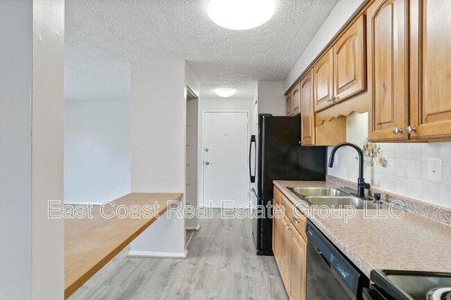 Building Photo - 993 Heather Ridge Dr