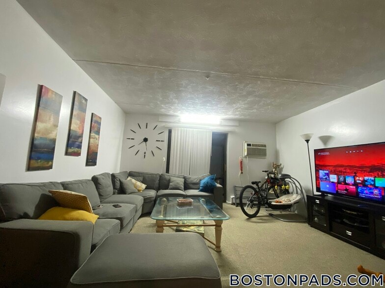 Building Photo - 175 Adams St