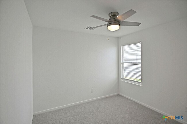 Building Photo - 527 Sarah Wy