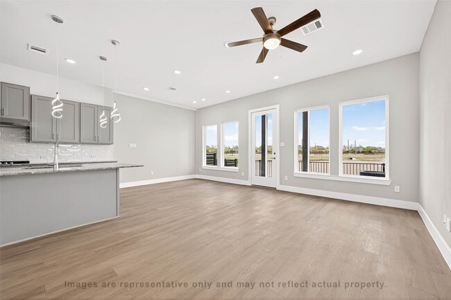 Building Photo - 10719 Mason Rd