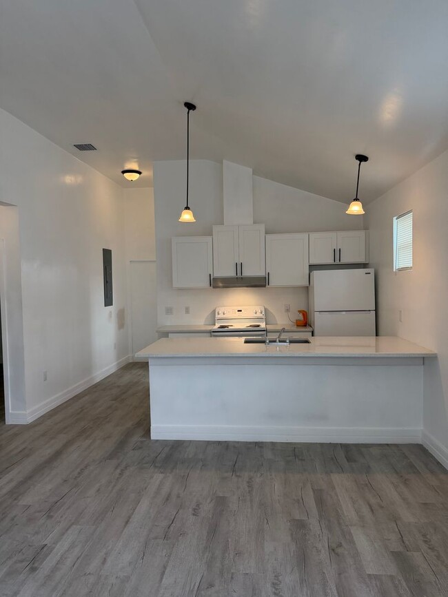 Building Photo - Arlington