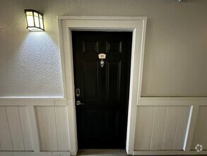 Building Photo - Chic 1-Bed, 1-Bath Apartment in the Heart ...