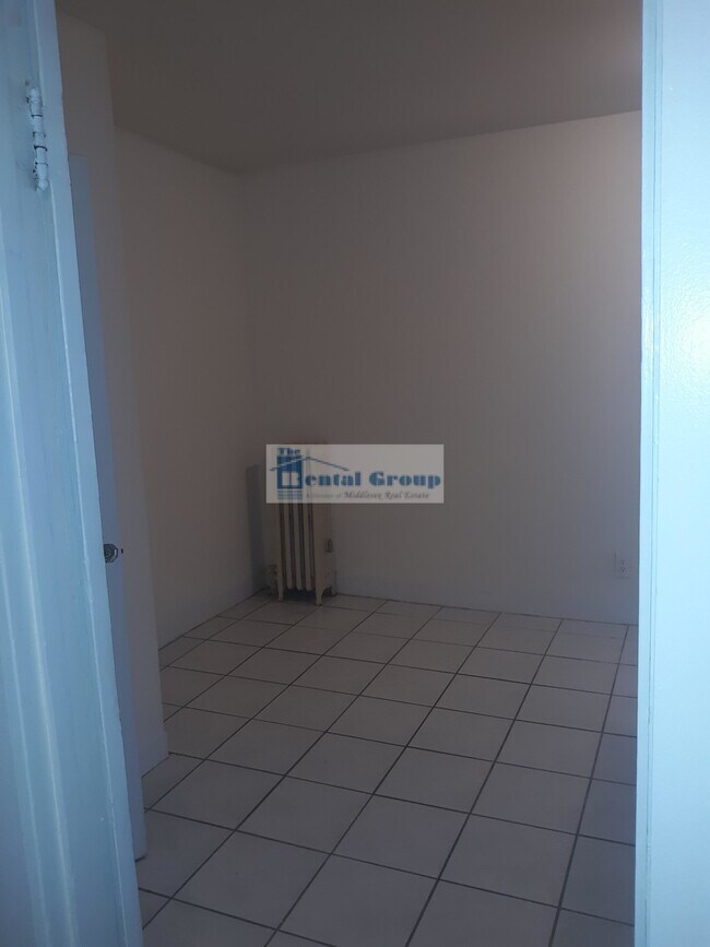 Building Photo - 54 Mountain Ave