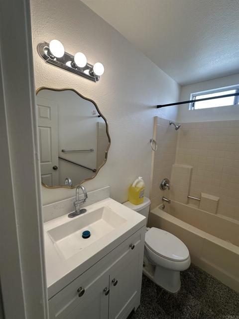 Building Photo - 1798 Sherbrooke St