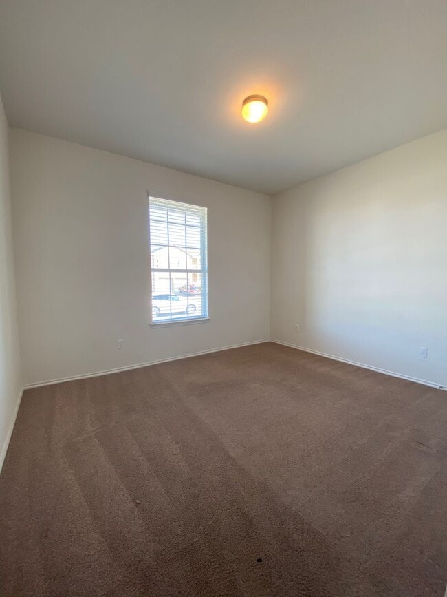 Building Photo - 408 Vega Ln
