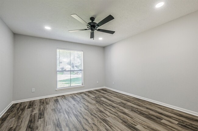 Building Photo - 20506 Park Pine Ln