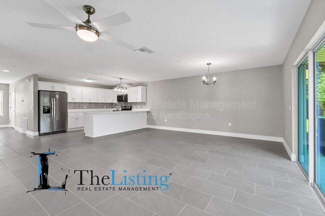 Building Photo - 39 SE 15th Terrace