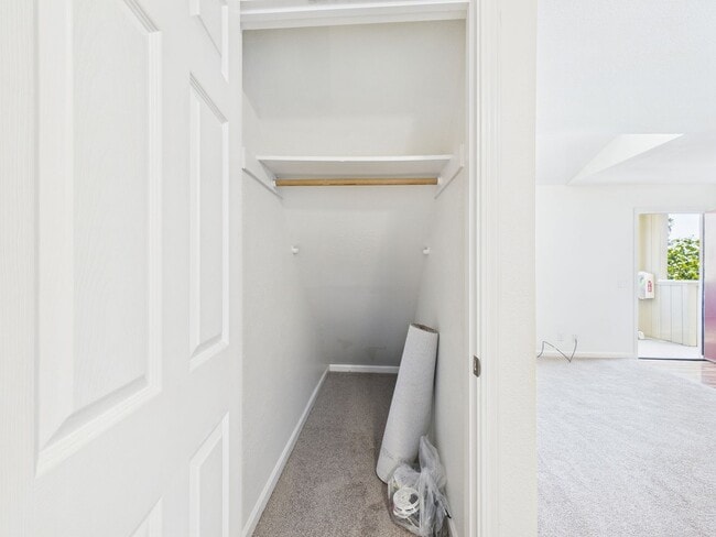 Building Photo - 2 bedroom loft unit now available at Cypre...