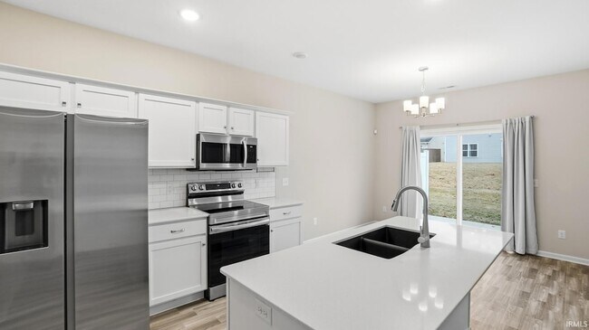 Building Photo - 3597 Canal Square Dr