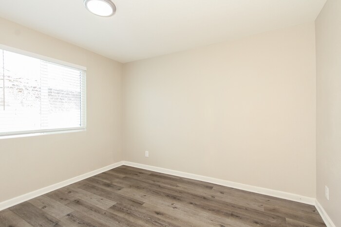 Building Photo - 6080 S Springbrook Dr