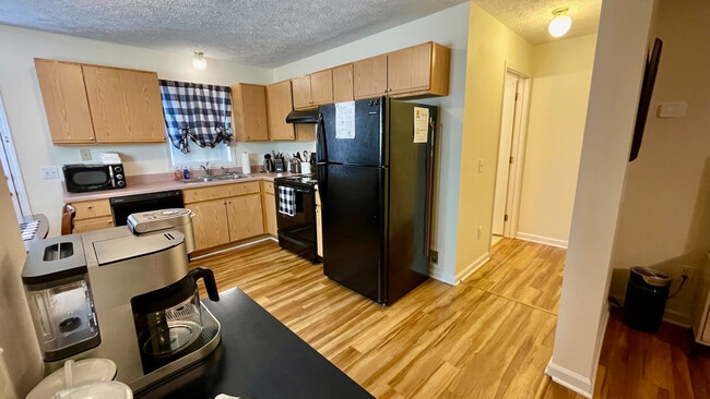 Fully Stocked Kitchen - 30 True Way Ln