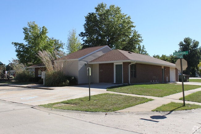 Building Photo - Hidden Valley Estates