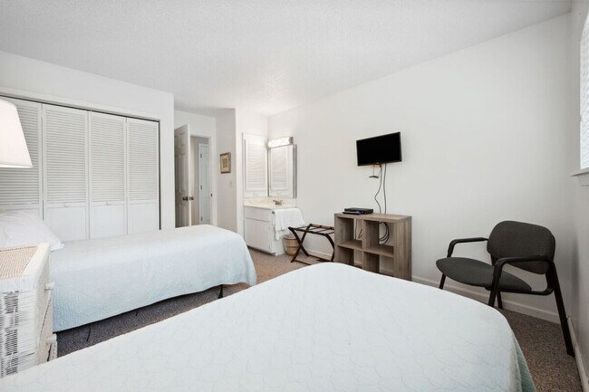 Building Photo - 393 Aspen Loop