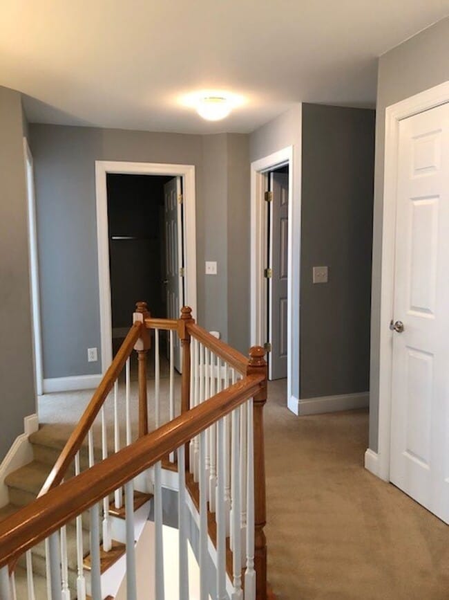 Building Photo - Fabulous home! 5 Bedrooms, 4 Bathrooms!!
