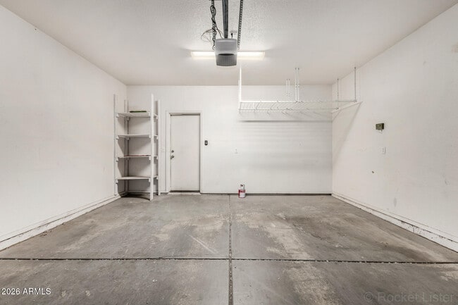 Building Photo - 743 E Pepper Dr