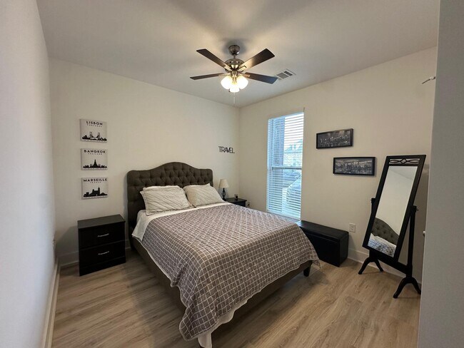 Building Photo - 39249 High Creek Dr