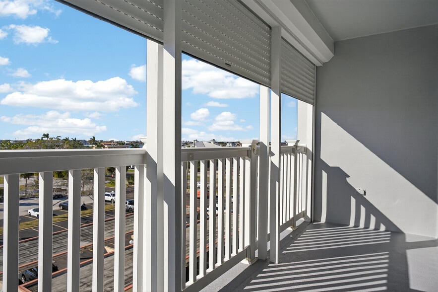Dining room - 500 Treasure Island Causeway