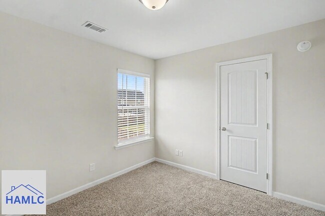 Building Photo - 319 Herty Ln