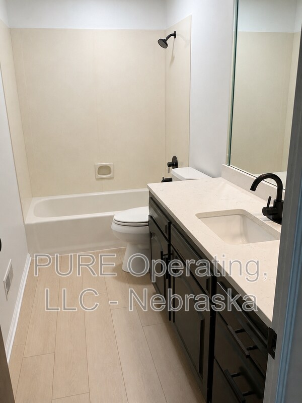 Building Photo - 15527 Mason Cir