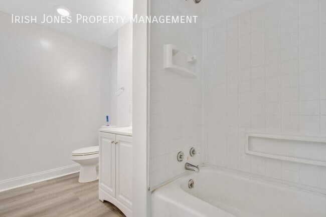 Building Photo - 190 Whitney Pl