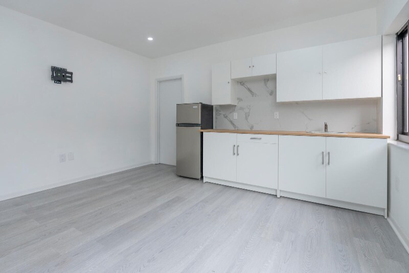Building Photo - 511 NW 59th Ave