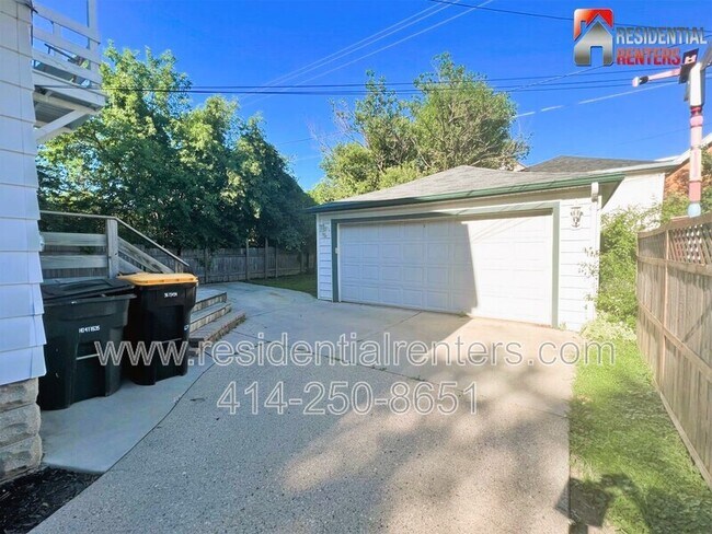 Building Photo - 2372 N 61st St