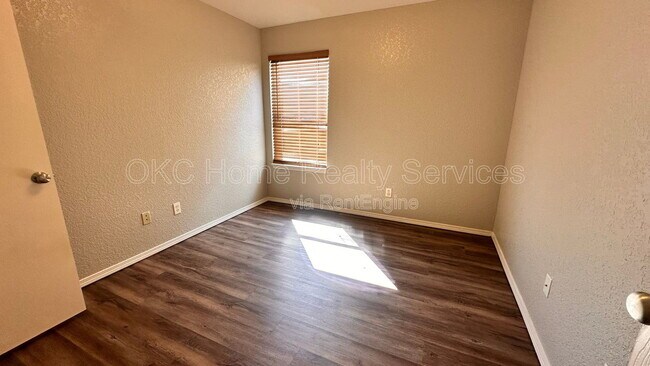 Building Photo - 5520 Bush Creek Way