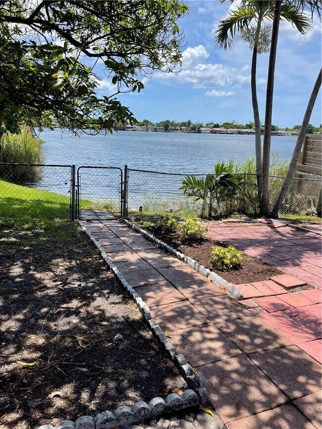 Building Photo - 5512 N Park Rd