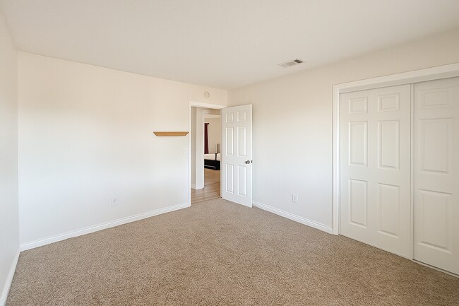 Building Photo - 16549 Mossdale Ave