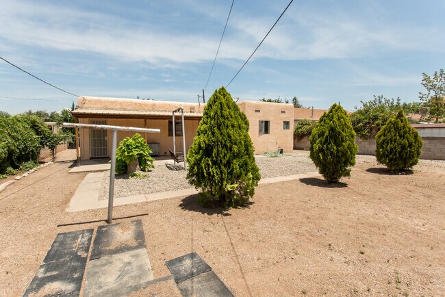 Building Photo - OLD TOWN NORTH VALLEY 2/BD 2/BA 1/CG