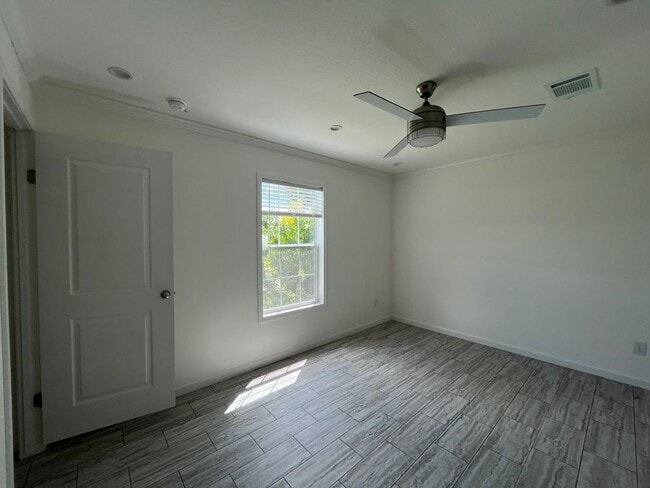 Building Photo - 112 Leopard Ln