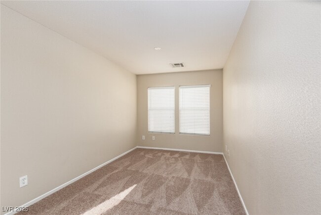 Building Photo - 723 St Aidans St