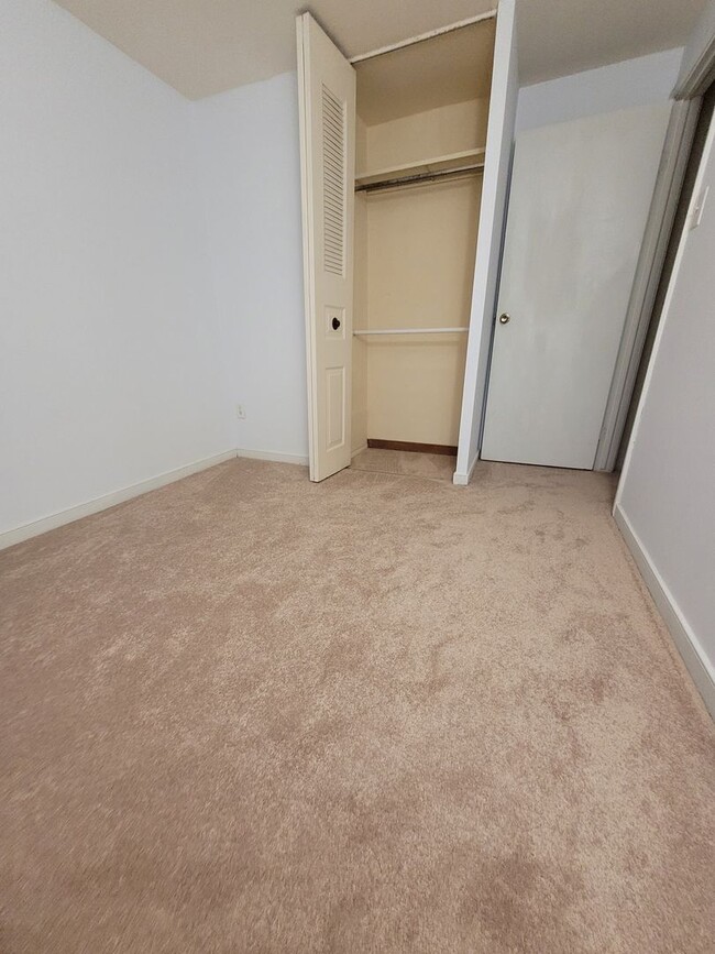 Building Photo - Spacious 3 Bed 2.5 Bath in Henrico/West End