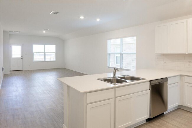 Building Photo - 153 Sormonne Lp