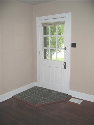 Building Photo - 706 Golfview Dr