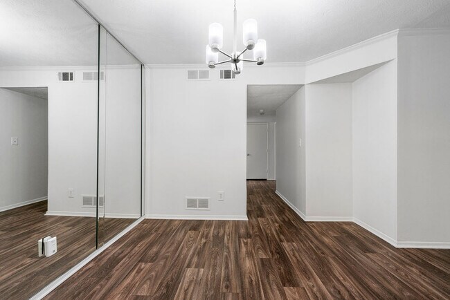 Building Photo - 1318 Brockett Pl