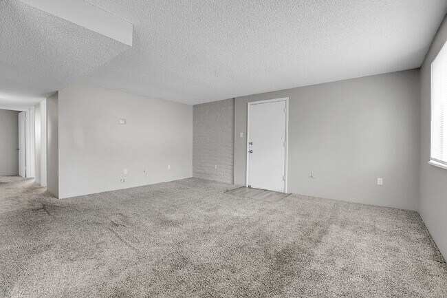 Building Photo - $1,700.00 - 3 Bedrooms, 2 Bathrooms, Condo...