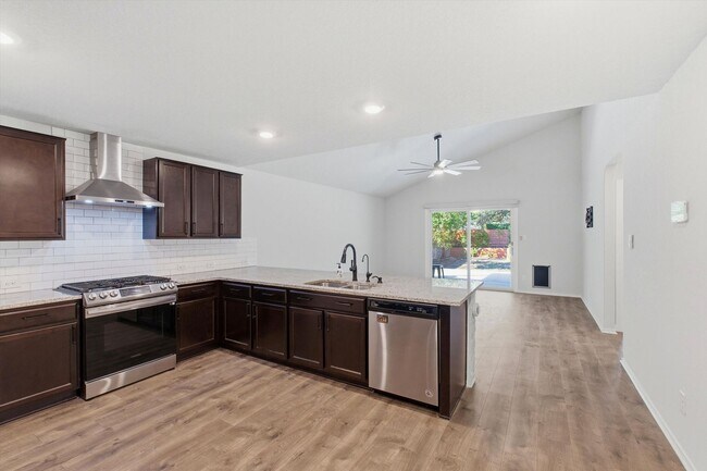 Building Photo - The Perfect Blend of Comfort and Community in Bulverde