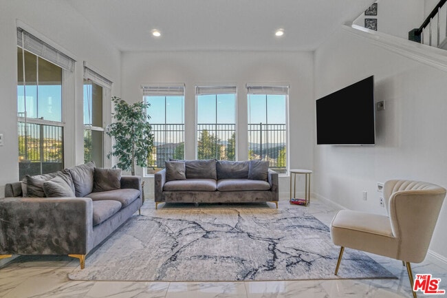 Building Photo - 20818 Bur Oak Cir
