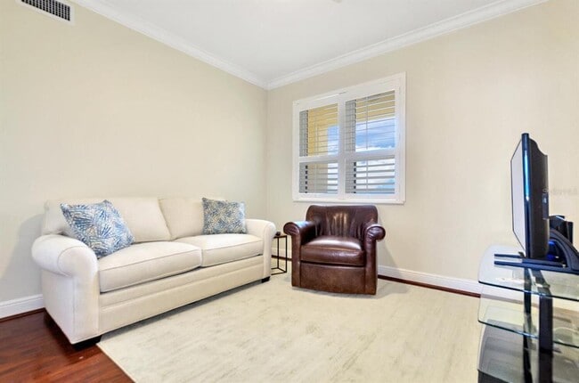 Building Photo - 5823 Bowen Daniel Dr